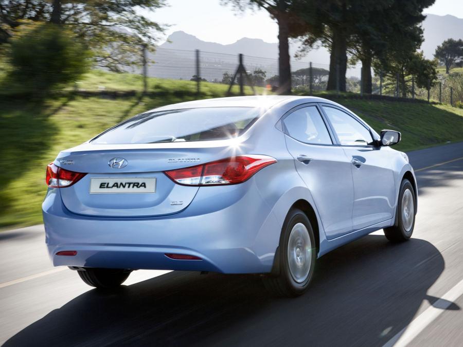  Hyundai Elantra 2011 года  (ZA) (фото 8 из 16)